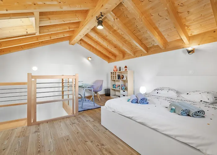 Mitoyenne Proche Des Bains - B4 Villa Saillon