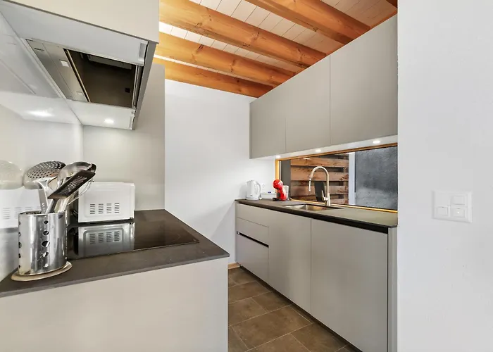 Mitoyenne Proche Des Bains - B4