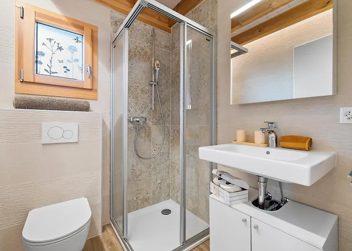 Mitoyenne Proche Des Bains - B4