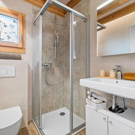 Mitoyenne Proche Des Bains - B4